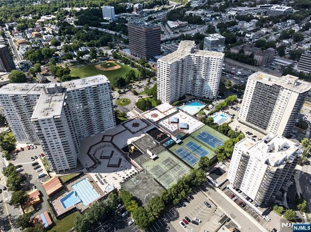 2100 Linwood Avenue 19B, Fort Lee, NJ 07024