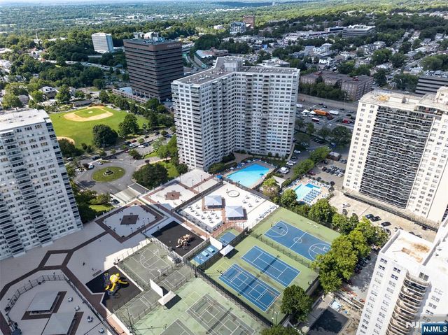 2100 Linwood Avenue 19B, Fort Lee, NJ 07024