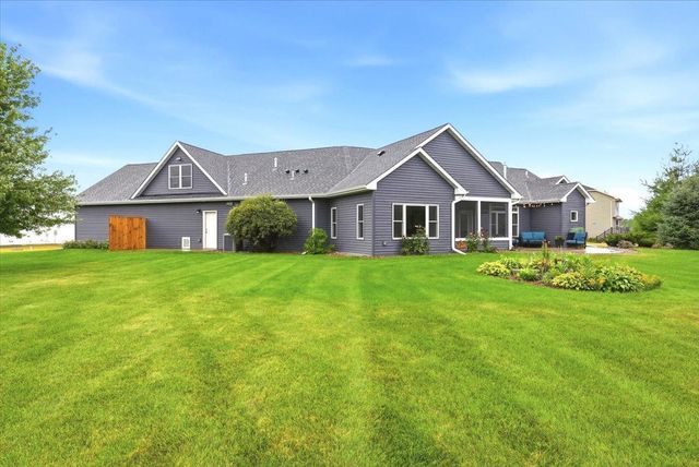 984 152nd Avenue, New Richmond, WI 54017