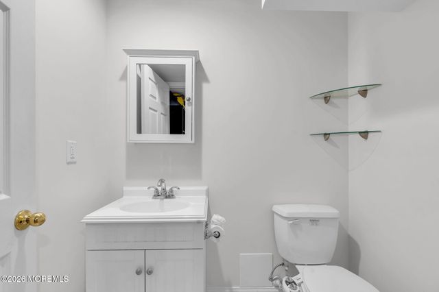 11 Colson Drive, Manalapan, NJ 07726