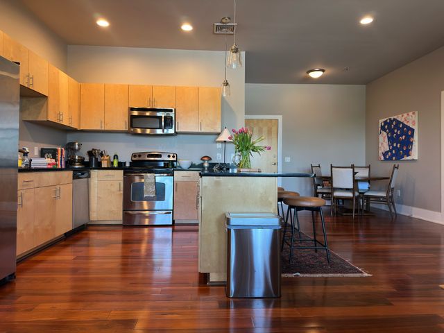 2201 8th Ave S Apt 406, Nashville, TN 37204