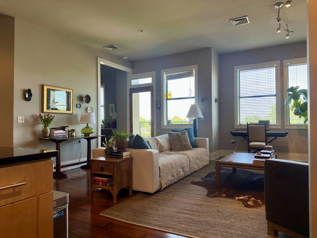 2201 8th Ave S Apt 406, Nashville, TN 37204