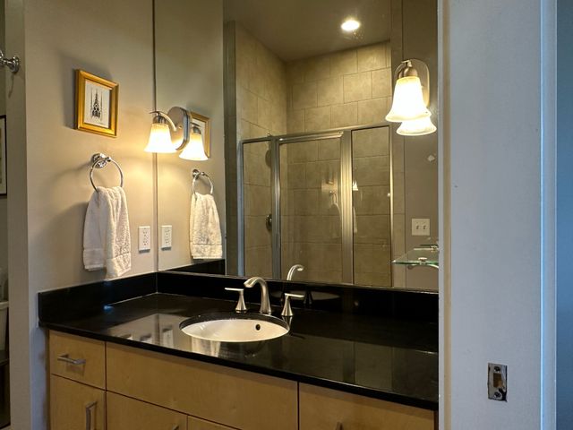 2201 8th Ave S Apt 406, Nashville, TN 37204