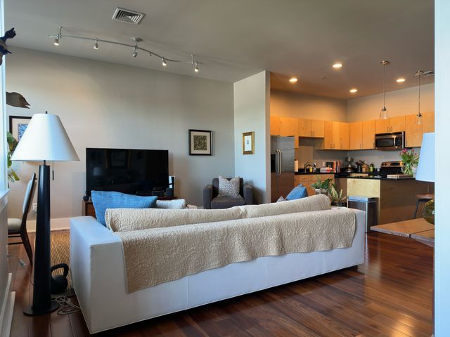 2201 8th Ave S Apt 406, Nashville, TN 37204