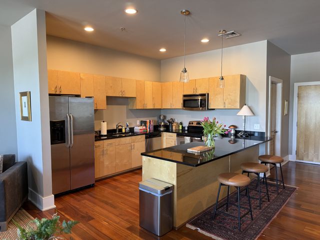 2201 8th Ave S Apt 406, Nashville, TN 37204