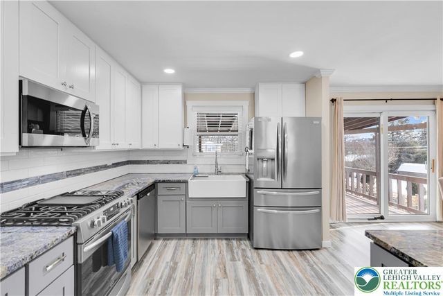 2740 Stonewood Drive, Hanover Twp, PA 18017