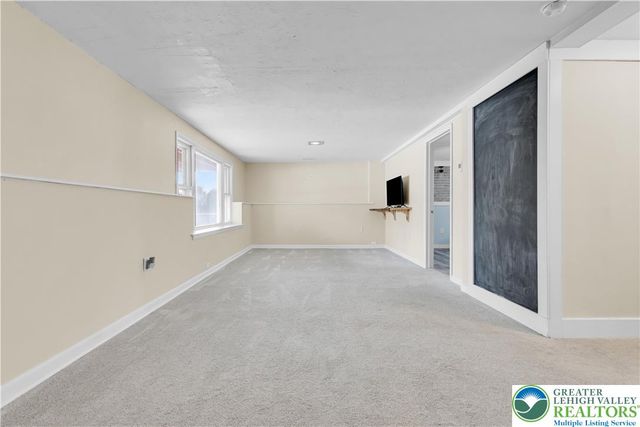 2740 Stonewood Drive, Hanover Twp, PA 18017