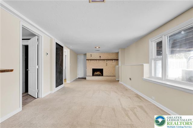 2740 Stonewood Drive, Hanover Twp, PA 18017