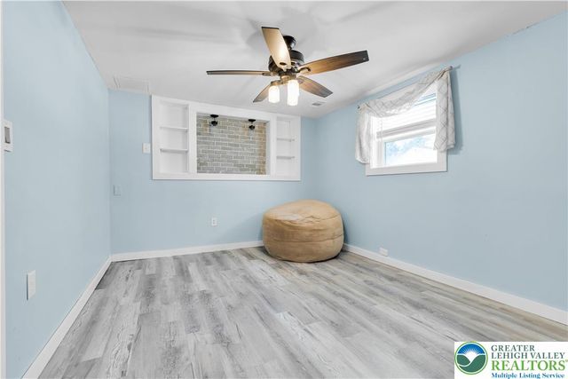 2740 Stonewood Drive, Hanover Twp, PA 18017