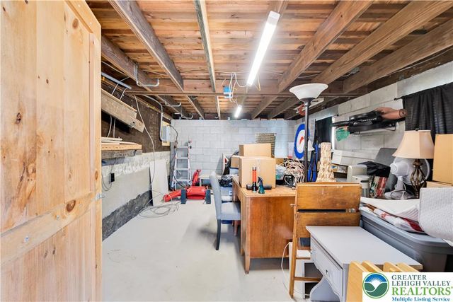 2740 Stonewood Drive, Hanover Twp, PA 18017