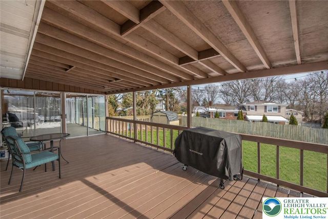 2740 Stonewood Drive, Hanover Twp, PA 18017