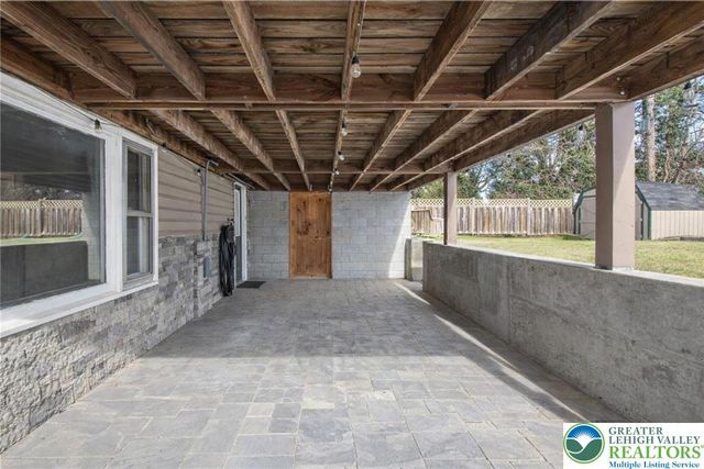 2740 Stonewood Drive, Hanover Twp, PA 18017