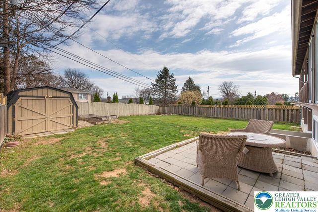 2740 Stonewood Drive, Hanover Twp, PA 18017