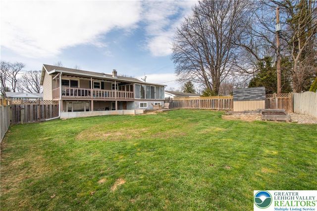 2740 Stonewood Drive, Hanover Twp, PA 18017