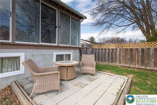 2740 Stonewood Drive, Hanover Twp, PA 18017