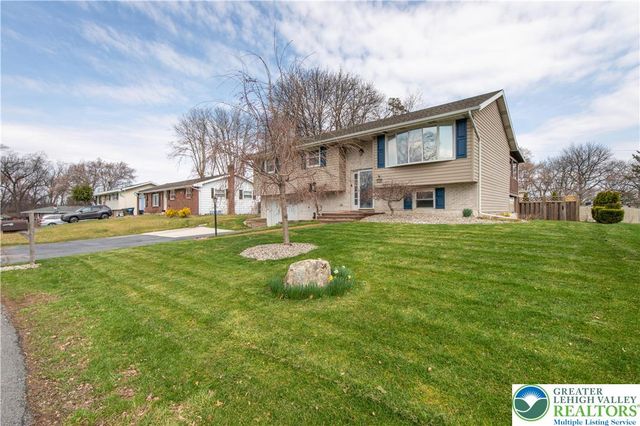 2740 Stonewood Drive, Hanover Twp, PA 18017