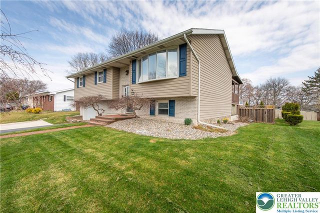 2740 Stonewood Drive, Hanover Twp, PA 18017