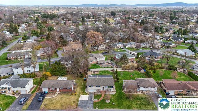 2740 Stonewood Drive, Hanover Twp, PA 18017