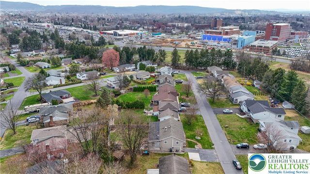 2740 Stonewood Drive, Hanover Twp, PA 18017