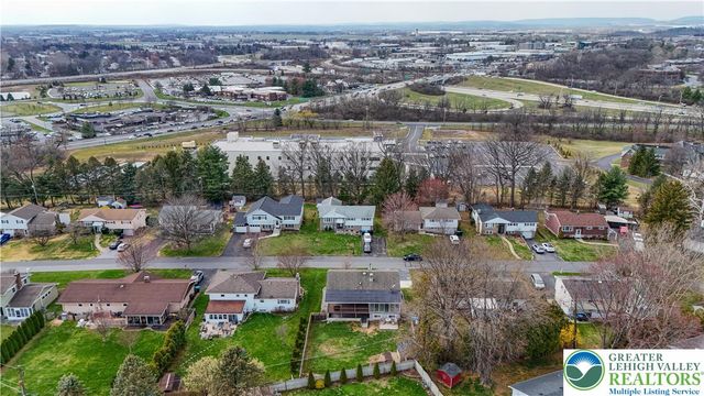 2740 Stonewood Drive, Hanover Twp, PA 18017