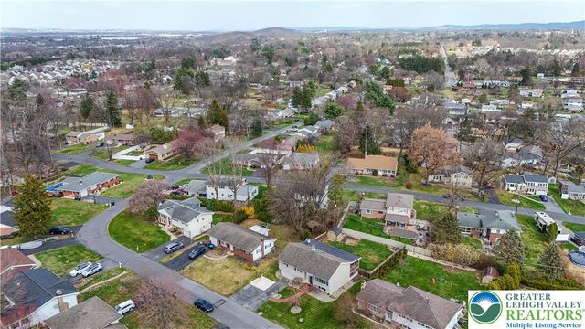 2740 Stonewood Drive, Hanover Twp, PA 18017