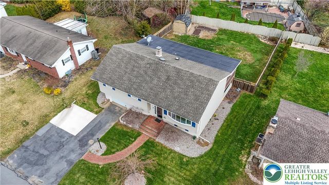 2740 Stonewood Drive, Hanover Twp, PA 18017