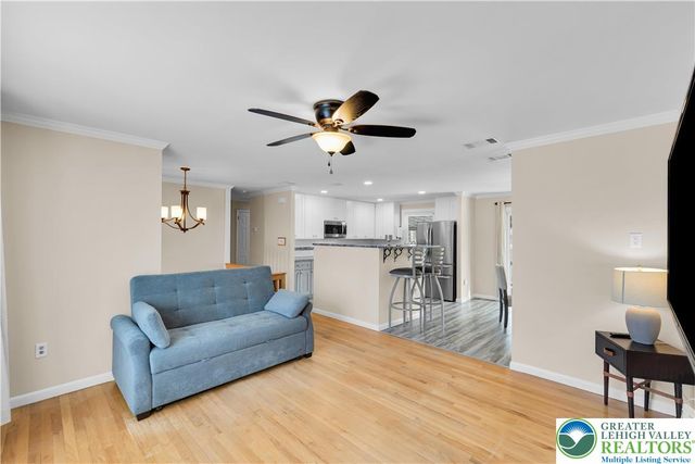 2740 Stonewood Drive, Hanover Twp, PA 18017