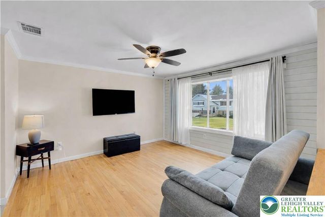 2740 Stonewood Drive, Hanover Twp, PA 18017