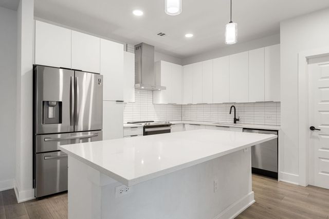 2220 Webberville RD 207, Austin, TX 78702