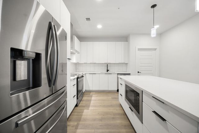 2220 Webberville RD 207, Austin, TX 78702