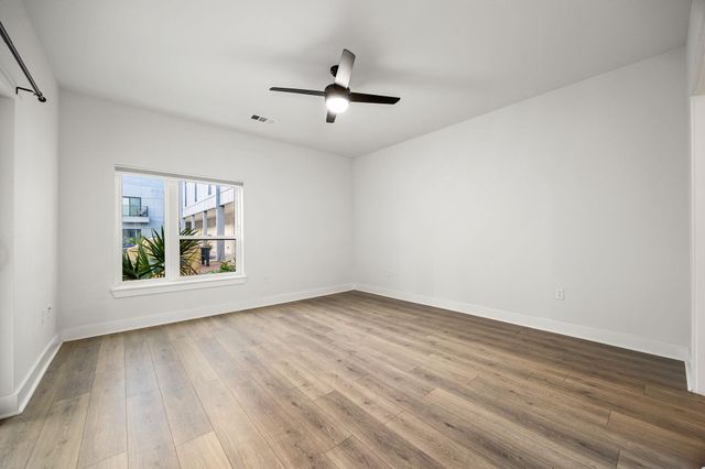 2220 Webberville RD 207, Austin, TX 78702