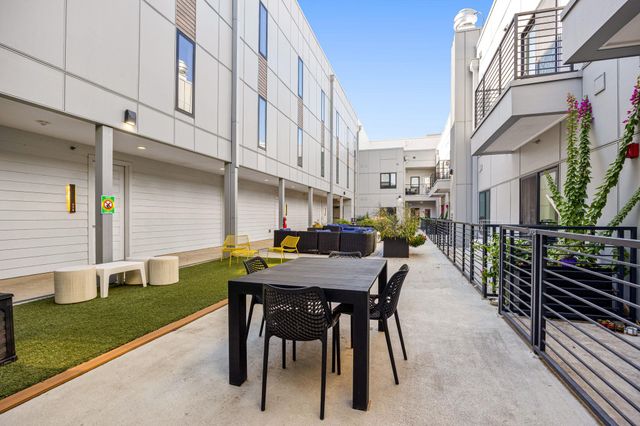 2220 Webberville RD 207, Austin, TX 78702