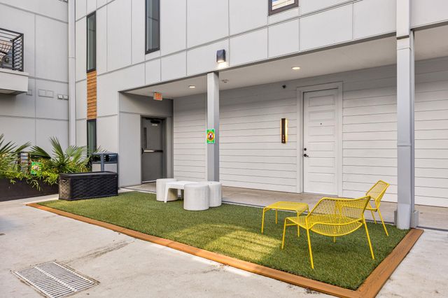 2220 Webberville RD 207, Austin, TX 78702