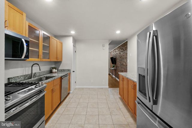 909 S STREEPER ST, Baltimore, MD 21224