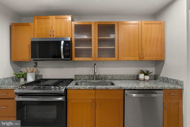 909 S STREEPER ST, Baltimore, MD 21224