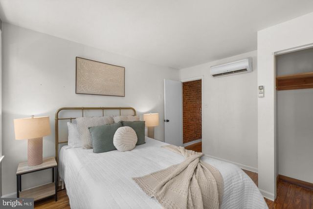 909 S STREEPER ST, Baltimore, MD 21224