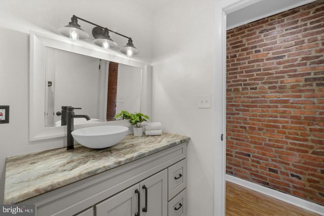 909 S STREEPER ST, Baltimore, MD 21224