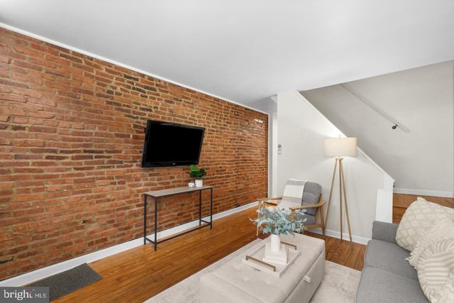909 S STREEPER ST, Baltimore, MD 21224
