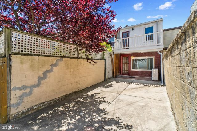 909 S STREEPER ST, Baltimore, MD 21224