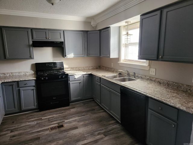 9105 W 36th Street, Little Rock, AR 72204