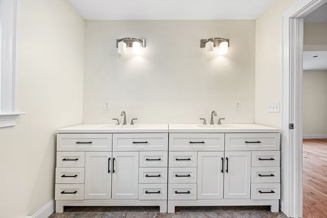 10 Beale Street, Worcester, MA 01606