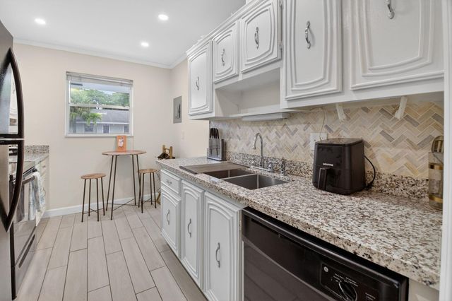 2340 SW 22 Avenue 312, Delray Beach, FL 33445