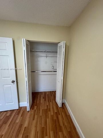 210 Riviera Cir 210, Weston, FL 33326