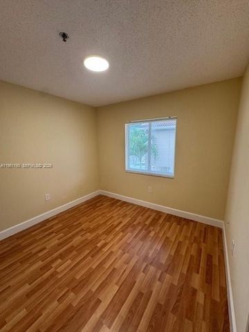 210 Riviera Cir 210, Weston, FL 33326