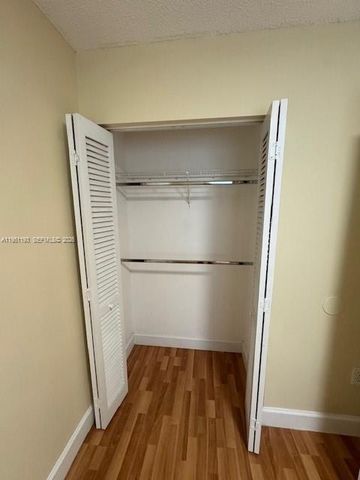 210 Riviera Cir 210, Weston, FL 33326