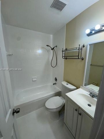 210 Riviera Cir 210, Weston, FL 33326