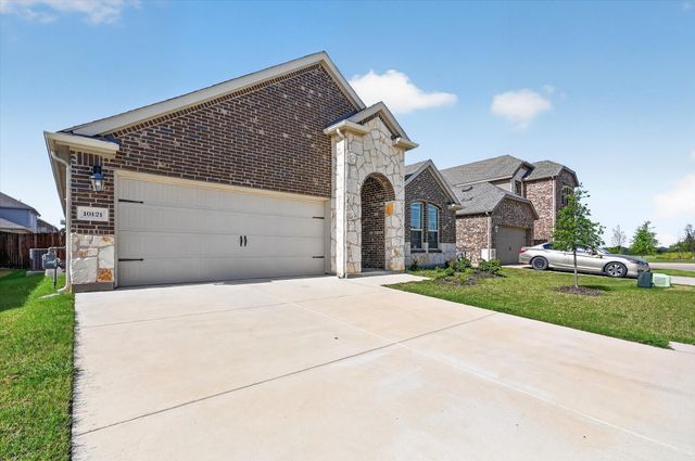 10121 High Grade Drive, Aubrey, TX 76227