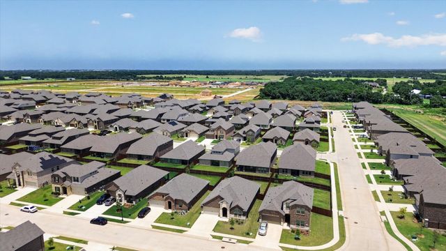 10121 High Grade Drive, Aubrey, TX 76227