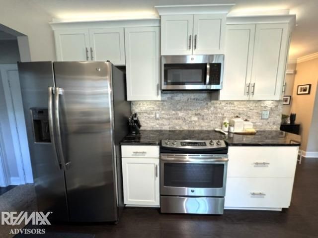 19314 Cooper Street, Clinton Township, MI 48038