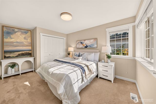 1760 30th Avenue NE, Issaquah, WA 98029